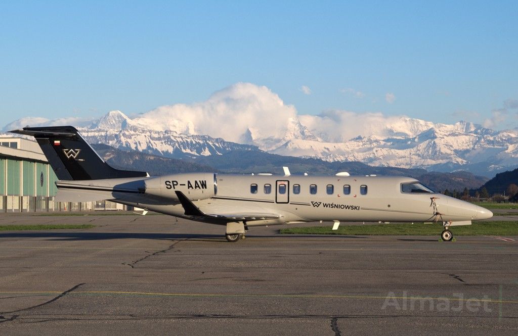 Learjet 75