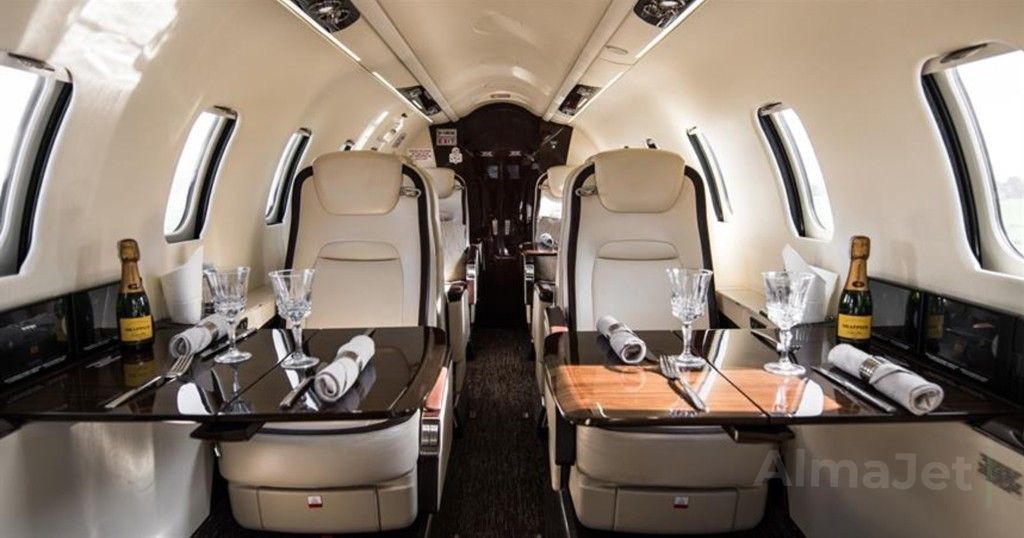Learjet 75