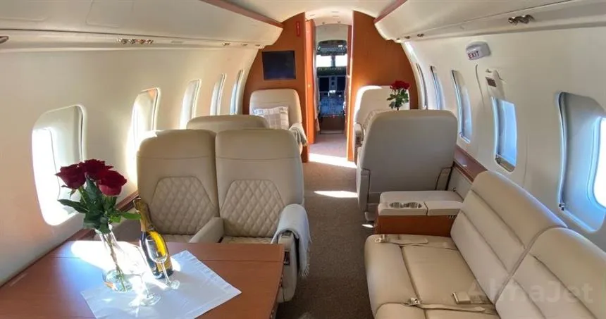 Challenger 605