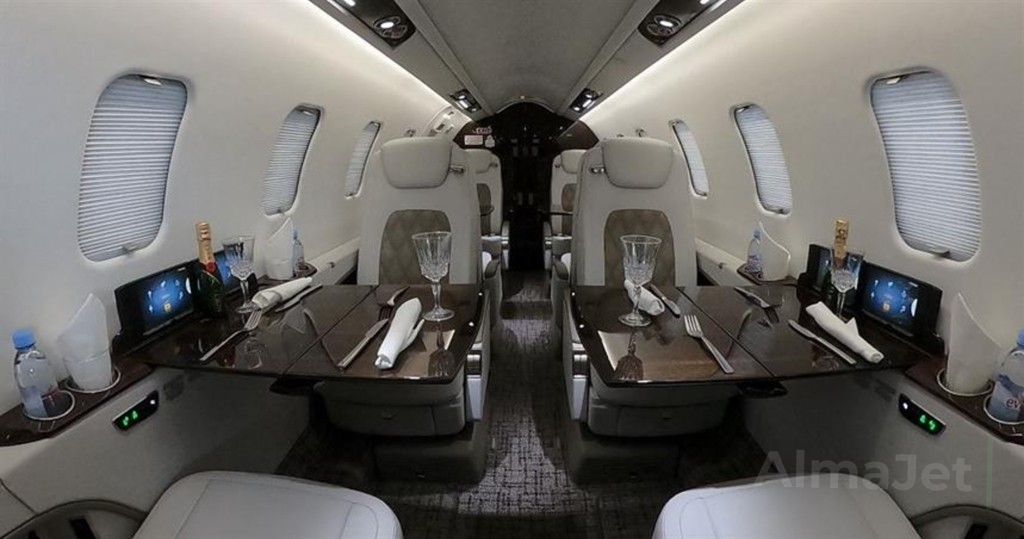 Learjet 75