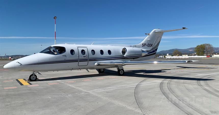 Hawker 400XP