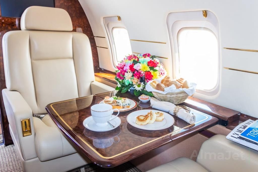 Challenger 604