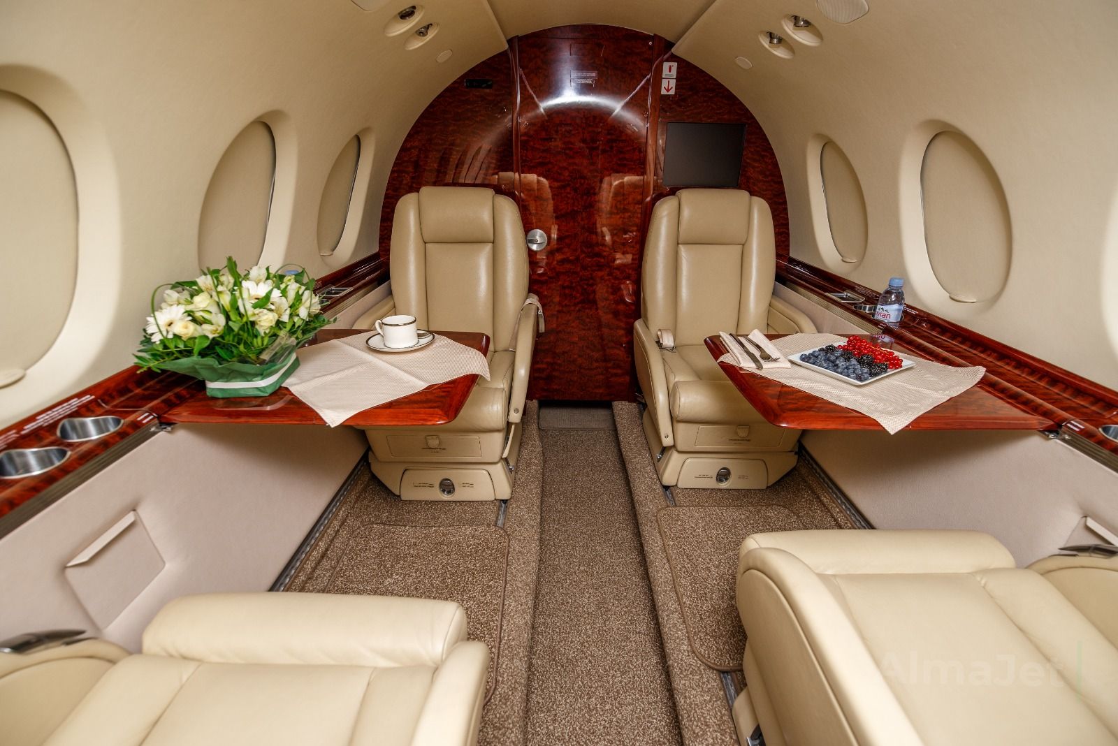 Hawker 750