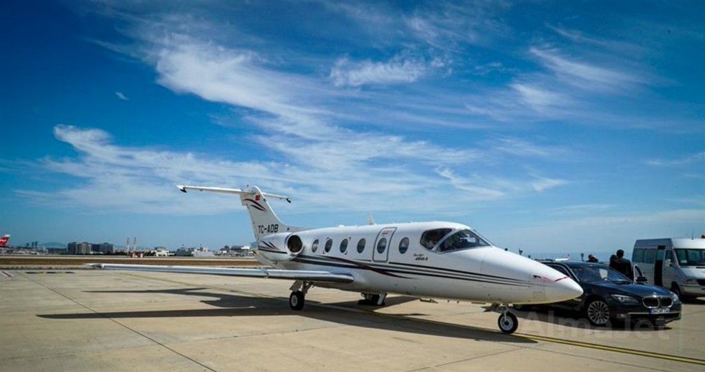 Hawker 400A
