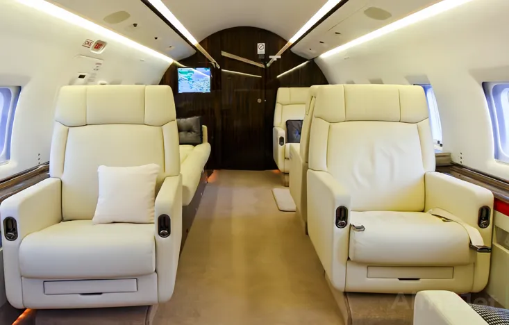 Challenger 604