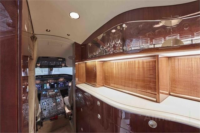 Challenger 604