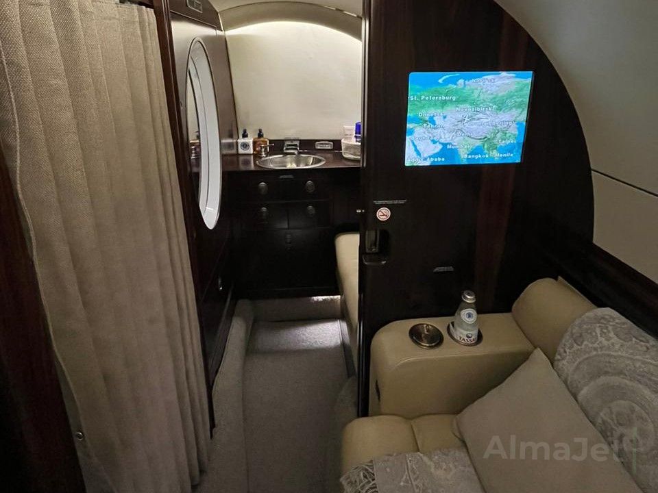 Hawker 900XP