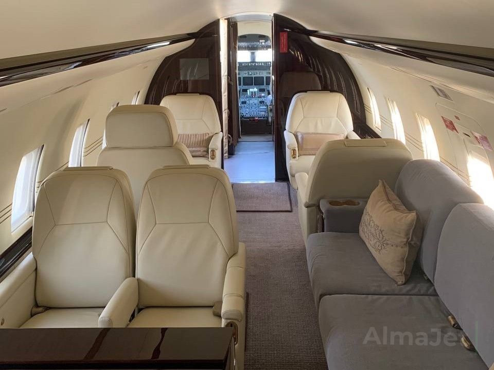 Challenger 604