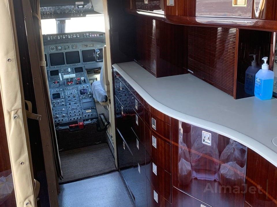 Challenger 604