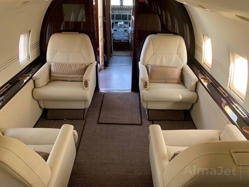 Challenger 604