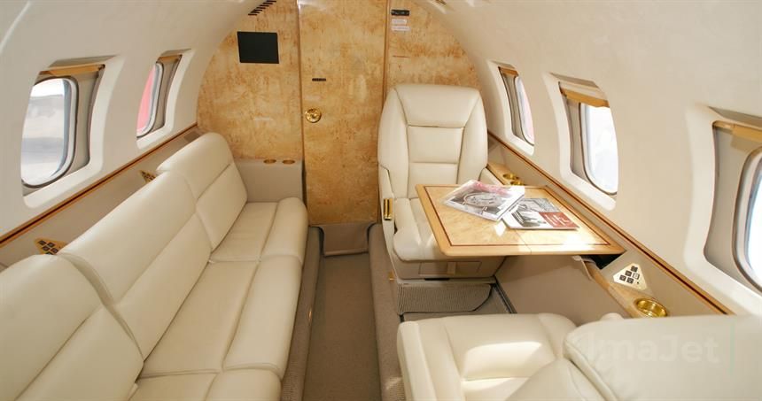 Hawker 1000